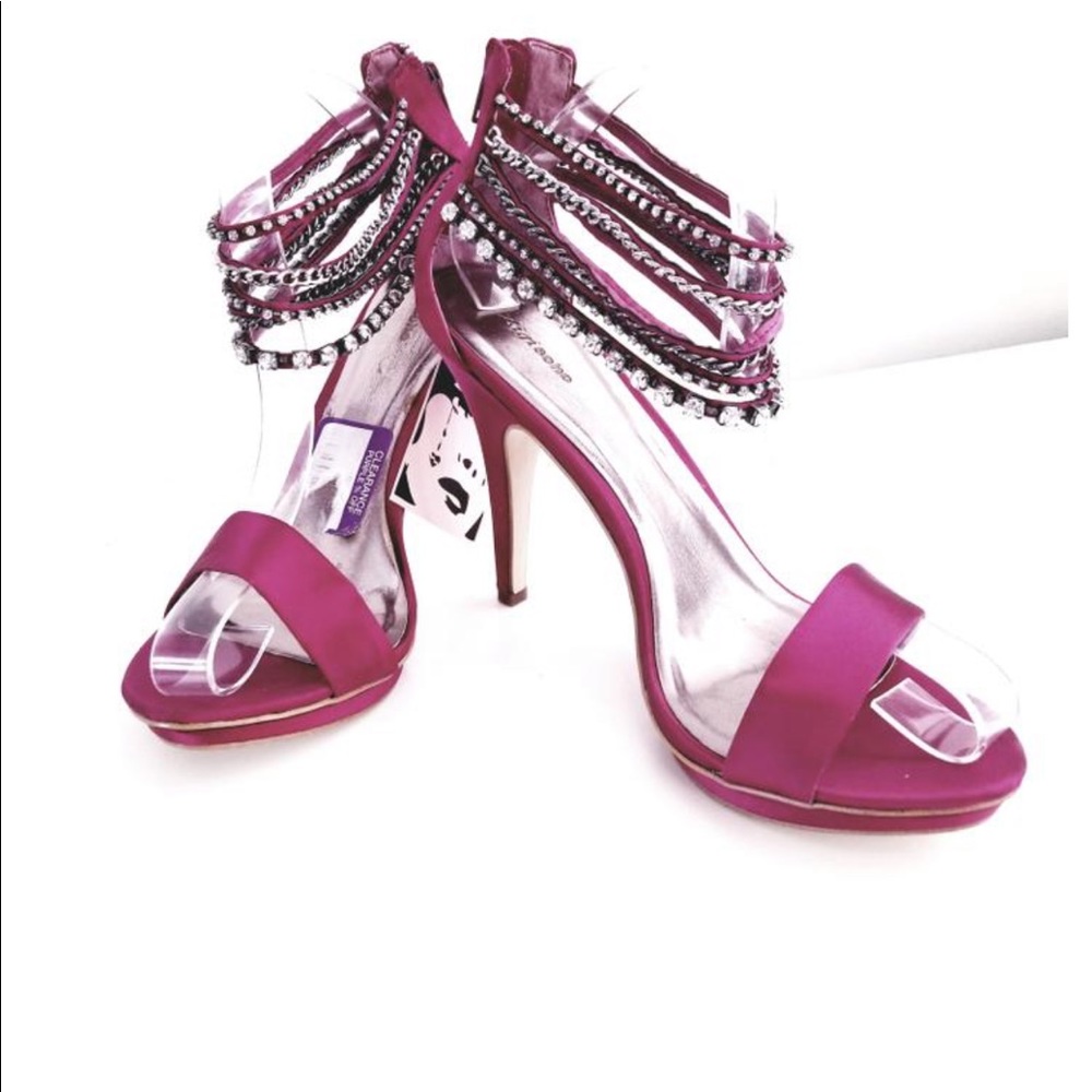 Fushia sandals, very elegant and sexy. Size 10